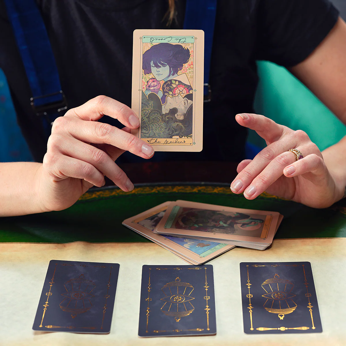 Mollymauk Tealeaf (and Jester Lavorre) Oracle of the Moon Tarot Deck - Image 10